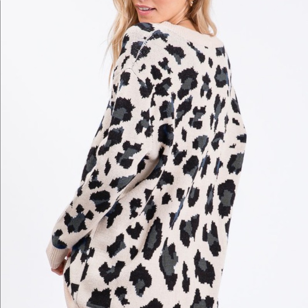 SMALL Oversized Leopard Sweater Charcoal - Picture 2 of 5